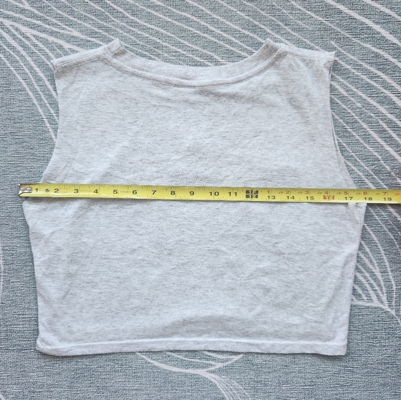 Adidas Crop - Picture 2 of 4